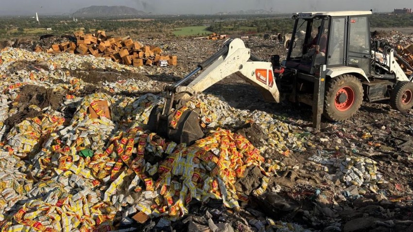 expired Amul products Jaipur, Jaipur food safety raid Amul products, Rajasthan destroys expired food stock