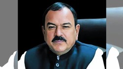 खुद को चमत्कारी बताने वाले अशोक खरात रेप केस में गिरफ्तार, एकनाथ शिंदे समेत अन्य नेताओं संग तस्वीर ने बढ़ाया सियासी पारा