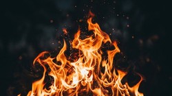 UP Crime News: भदोही में मामूली विवाद में चौकीदार को जिंदा जलाया, आरोपी प्रधान पुत्र गिरफ्तार