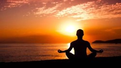 चेतना का कुरुक्षेत्र: अंदरूनी संघर्ष, टूटन और आत्ममुक्ति की पूरी यात्रा दुनिया मेरे आगे