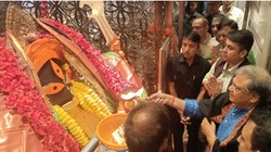 पश्चिम बंगाल: कालीघाट मंदिर पहुंचे CEC ज्ञानेश कुमार को दिखाए गए काले झंडे, लगे ‘Go Back’ के नारे