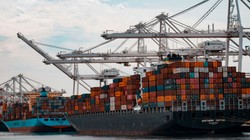 फरवरी में देश का निर्यात घटा… फरवरी में 0.81% गिरकर 36.61 अरब डॉलर पर पहुंचा