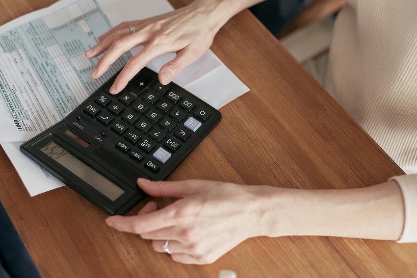 HOW CREDIT SCORES ARE CALCULATED