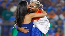 हार्दिक पंड्या के खिलाफ दर्ज कराई गई शिकायत, पुणे के वकील वाजिद खान ने राष्ट्रीय ध्वज का अपमान करने का लगाया आरोप