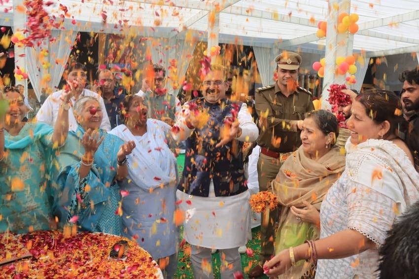  Phoolon Ki Holi celebration