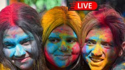 आज की ताजा खबर, हिंदी न्यूज LIVE: पूरे उत्तर भारत में होली की धूम, दिल्ली-एनसीआर में हुड़दंगियों पर नियंत्रण के लिए कड़ी सुरक्षा