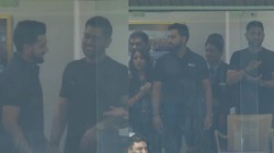 “बड़के भईया आए हैं मैच देखने”: भारत-इंग्लैंड सेमीफाइनल देखने पहुंचे एमएस धोनी, रोहित शर्मा ने लगाया गले; सुरेश रैना ने कही दमदार बात