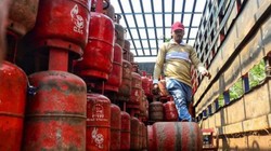 34 करोड़ एलपीजी उपभोक्ता, खपत एक महीने में आधा सिलेंडर, LPG इस्तेमाल के आंकड़े क्या कहते हैं