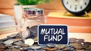AMFI February 2026 data showing rise in equity mutual fund inflows and dip in SIP investments