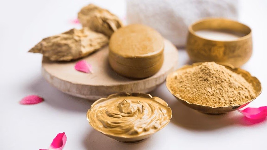 Multani Mitti and Yogurt