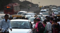 पुलिस पर पथराव, NH-19 किया जाम… मथुरा में गौरक्षक बाबा चंद्रशेखर की ट्रक से कुचलकर मौत के बाद बवाल