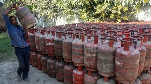 Uttar pradesh News, LPG Shortage, Hindi News,