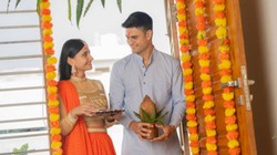 Vastu Tips For New Home: नए घर में प्रवेश से पहले इन 5 वास्तु नियमों का रखें ध्यान, घर में सुख-शांति के लिए माने जाते हैं बेहद शुभ