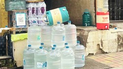 ईरान संकट: Bisleri और Kinley पर तेल की मार, महंगे प्लास्टिक की वजह से बढ़ेंगे बोतल वाले पानी के दाम