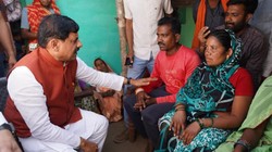 छिंदवाड़ा में मोहन यादव ने मृतकों के परिजन और घायलों से की मुलाकात, 8 लाख की मिलेगी आर्थिक मदद
