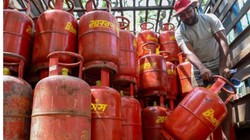 केंद्र सरकार ने बढ़ाया कॉमर्शियल LPG का आवंटन, रेस्तरां-ढाबे-होटल वालों को मिलेगा फायदा
