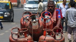 LPG संकट पर सरकार सख्त: कालाबाज़ारी करने पर होगी सख्त कार्रवाई, बॉटलिंग प्लांट्स की सुरक्षा कड़ी