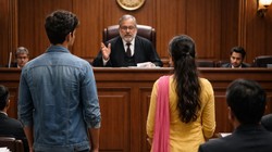 ‘जन्म देने वाले माता-पिता के बारे में भी सोच लेते’, भागे हुए कपल को हाई कोर्ट ने लगाई फटकार, जज बोले- तुम्हारी मां को बता दें बेटी यहां है