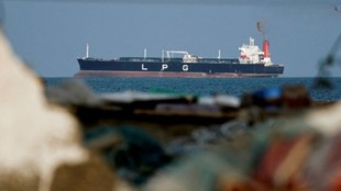 Iran war oil supply, Strait of Hormuz oil disruption,