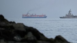 अलर्ट पर नेवी, गुजरात पोर्ट की तरफ आ रहे 2 LPG टैंकर; फारस की खाड़ी में अभी भी फंसे 22 जहाज