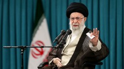 क्या अमेरिका-इजरायल के हमले ईरान की 1979 की इस्लामी क्रांति को खत्म कर देंगे? जानिए वैश्विक प्रभाव