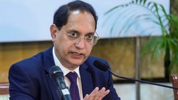 सेबी प्रमुख ने मार्केट क्रैश पर दिया बड़ा बयान, निवेशकों को दी जरूरी सलाह