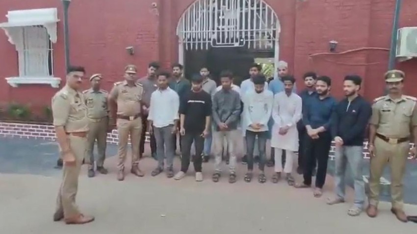 varanasi police | iftar party | uttar pradesh |