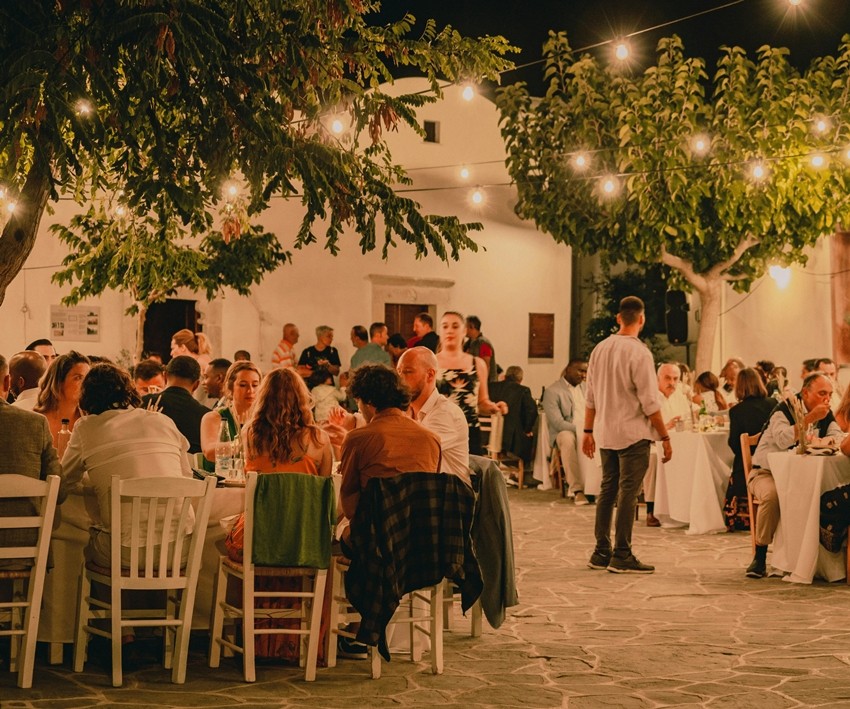 Avoiding social invitations