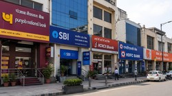 Bank Holiday: आज 23 अप्रैल को बैंक बंद है या खुले? जानें क्या RBI ने आपके शहर में भी दी है छुट्टी