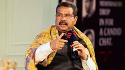 नीट परीक्षा रद्द होने पर धर्मेंद्र प्रधान के इस्तीफे की मांग, कांग्रेस बोली- पीएम मोदी कागजी लीक भी नहीं रोक पा रहे