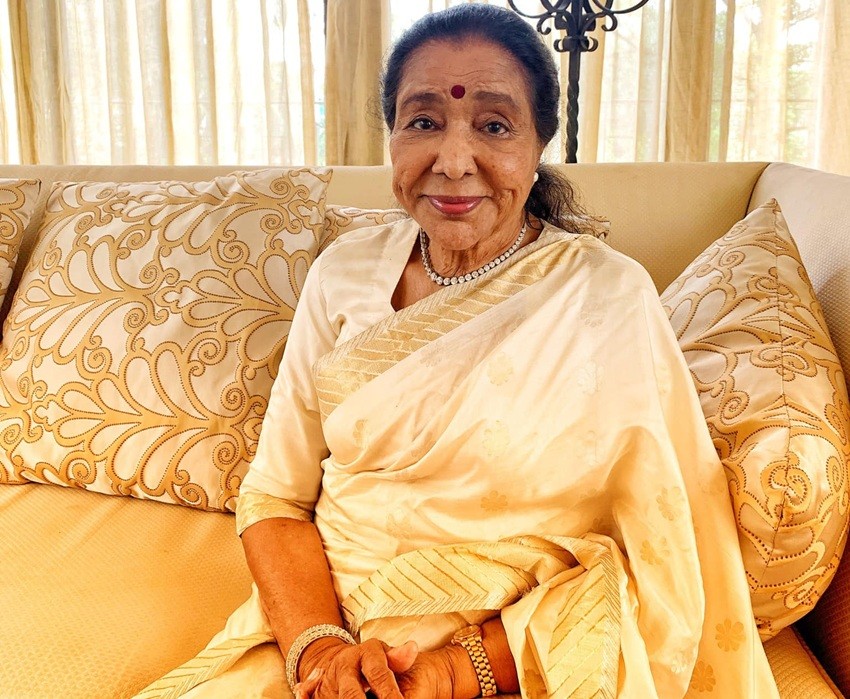 Don't Phunk With My Heart (2005) With Black Eyed Peas (sampling Asha Bhosle)