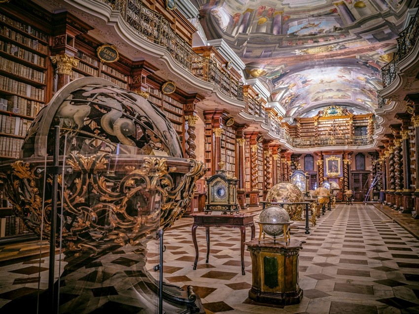 Dreamy Libraries That Look Straight Out of a Fantasy World