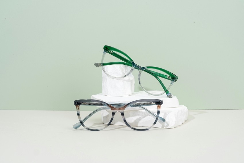 EYEGLASSES