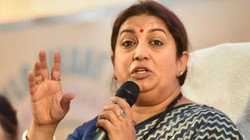सास बहु कमेंट पर स्मृति ईरानी का अखिलेश को चैलेंज-दम है तो गोरखपुर से लड़ो चुनाव