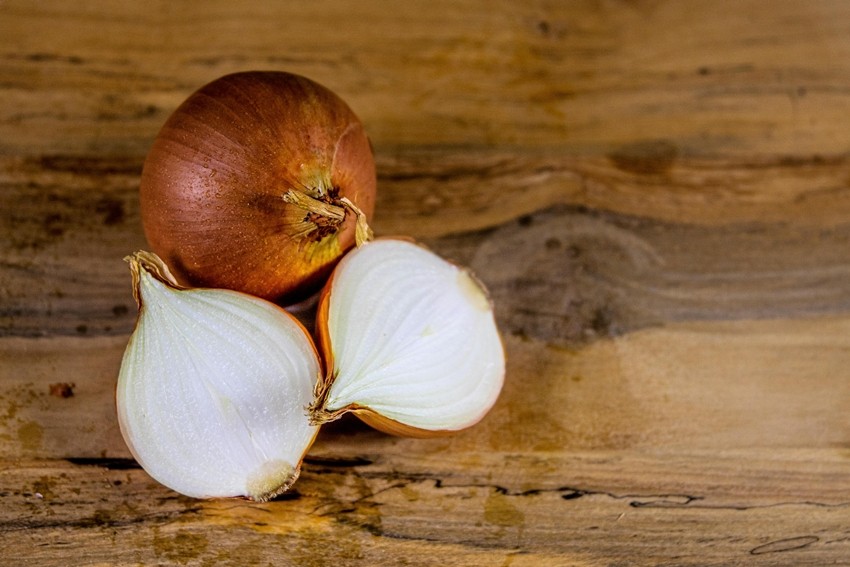 Is moldy onion safe to eat