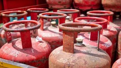 ‘ईंधन की कोई कमी नहीं’, ऊर्जा सकंट के बीच सरकार का LPG, PNG और CNG को लेकर बयान