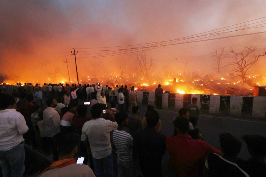 Tedhi Puliya blaze