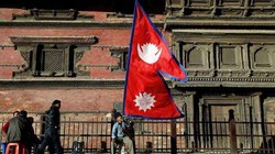 नेपाल की राजनीति में भूचाल! इस्तीफों, आरोपों और अंदरूनी घमासान से घिरी नई सरकार | विचार