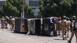 पहले कर्मचारियों और फिर उद्योगपतियों से बातचीत, योगी सरकार ने इस तरह लिया न्यूनतम वेतन में बढ़ोतरी का फैसला