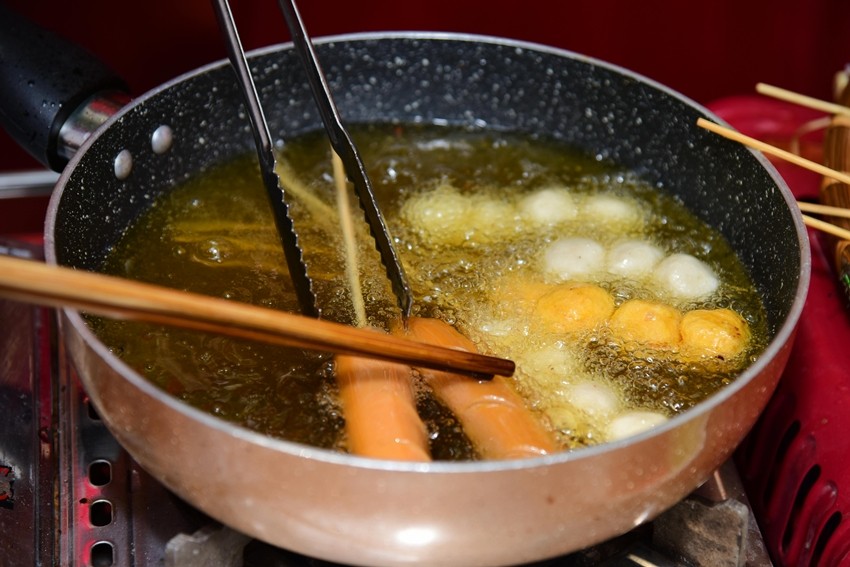 Oil splattering while frying