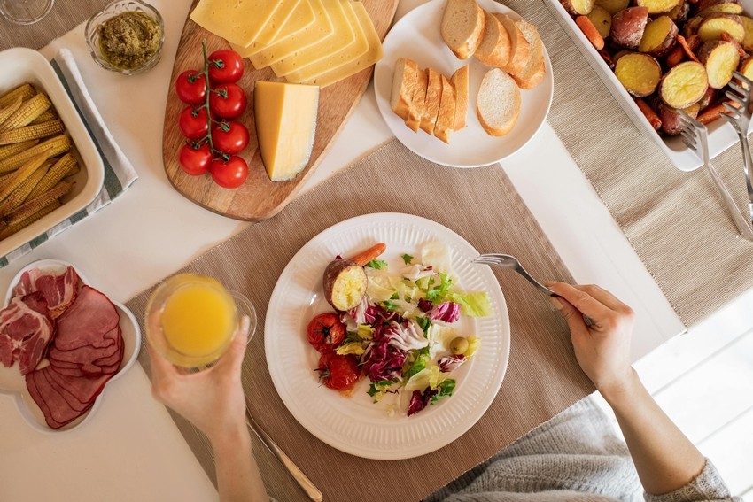 Practice Mindful Eating