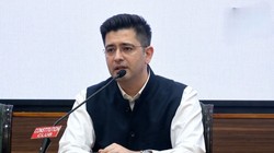 ‘सही आदमी गलत पार्टी में’ राघव चड्ढा ने 7 सांसदों के साथ छोड़ी AAP, BJP में होंगे शामिल