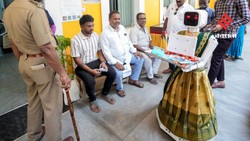 Puducherry Elections 2026: लहंगा पहने रोबोट ‘नीला’ ने वोटर्स का किया स्वागत, मतदान में दिखा टेक्नोलॉजी का नया रंग, देखें तस्वीरें