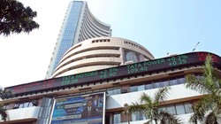 Share Market Today: शेयर बाजार में आज सपाट शुरुआत, 78000 के करीब Sensex, जानें Nifty का हाल