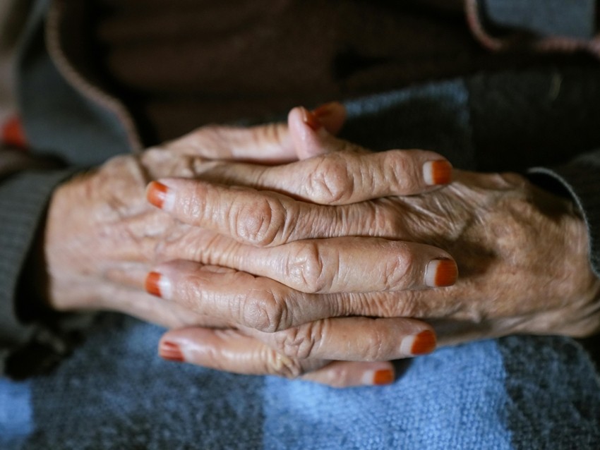 Small Habits that age you faster than smoking