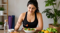 Weight Loss: कम खाना नहीं, ‘सही’ खाना है जरूरी; योगा एक्सपर्ट ने बताए वजन बढ़ने के 3 असली कारण और घटाने के लिए डाइट चार्ट