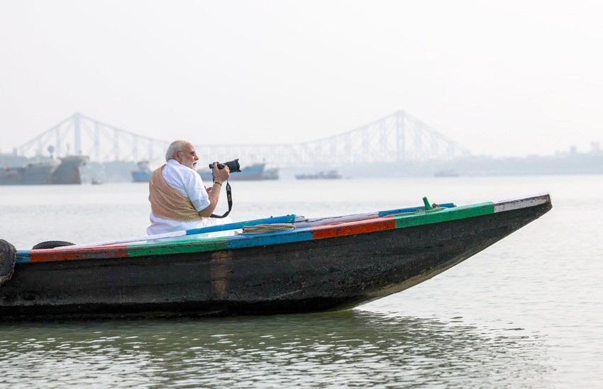 Kolkata river cruise political visit