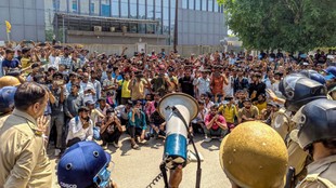 Noida garment worker protest, garment industry wage hike, Noida Phase 2 labor unrest