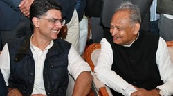 ‘सचिन पायलट के दोनों पैर कांग्रेस में हैं’, राघव चड्ढा के पाला बदलते ही अशोक गहलोत ने क्यों दिया ये बयान?