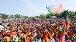 असम चुनाव 2026: क्या योजनाओं और ध्रुवीकरण के दम पर हैट्रिक लगाएगी बीजेपी? कांग्रेस का बदलाव पर बड़ा दांव